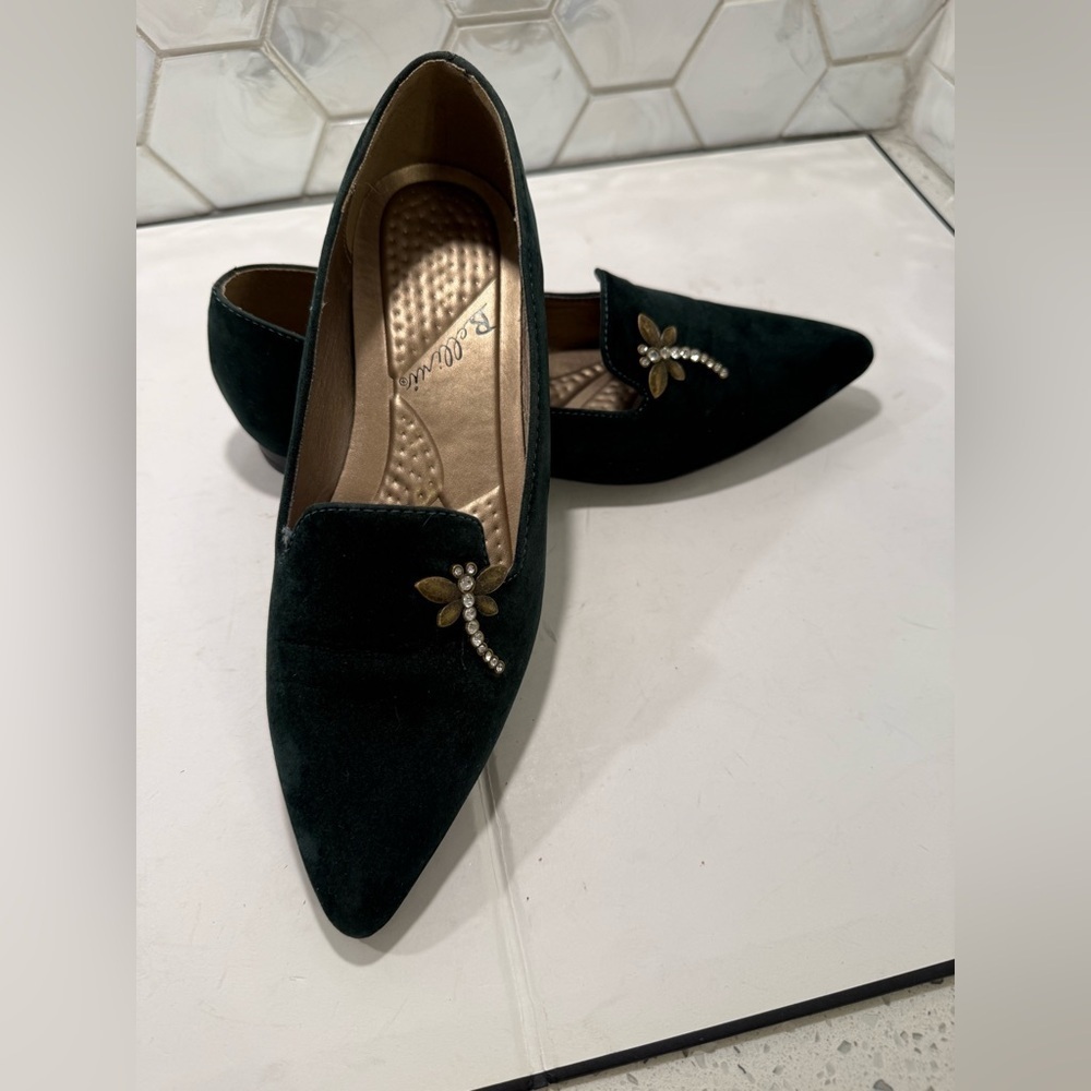 Dragonfly Bellini Dark Green Velvet  Pointed Toe Flats Rhinestones Sz 6